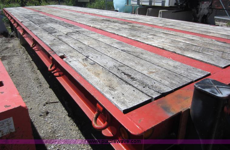 image for item G4827 2005 Trail-Eze TE401 trailer