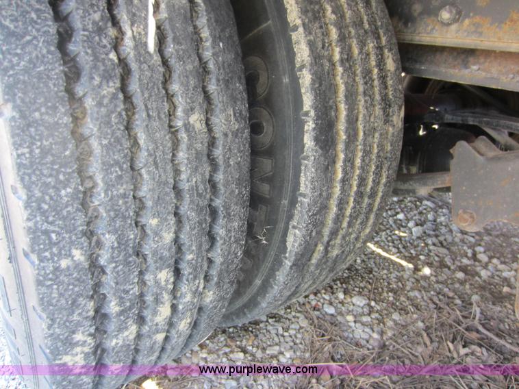 image for item G4827 2005 Trail-Eze TE401 trailer