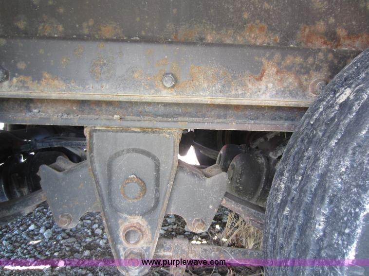 image for item G4827 2005 Trail-Eze TE401 trailer