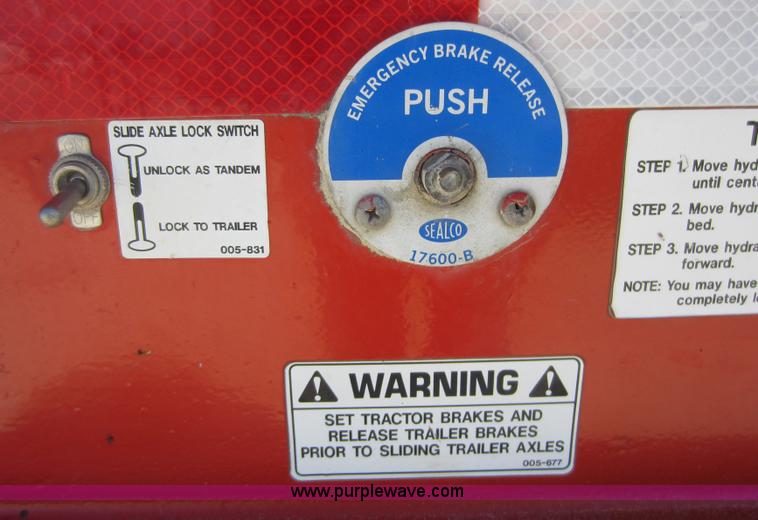 image for item G4827 2005 Trail-Eze TE401 trailer