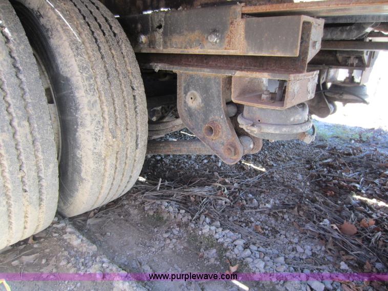 image for item G4827 2005 Trail-Eze TE401 trailer