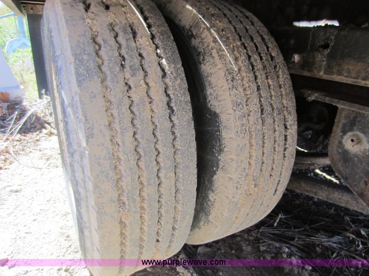 image for item G4827 2005 Trail-Eze TE401 trailer