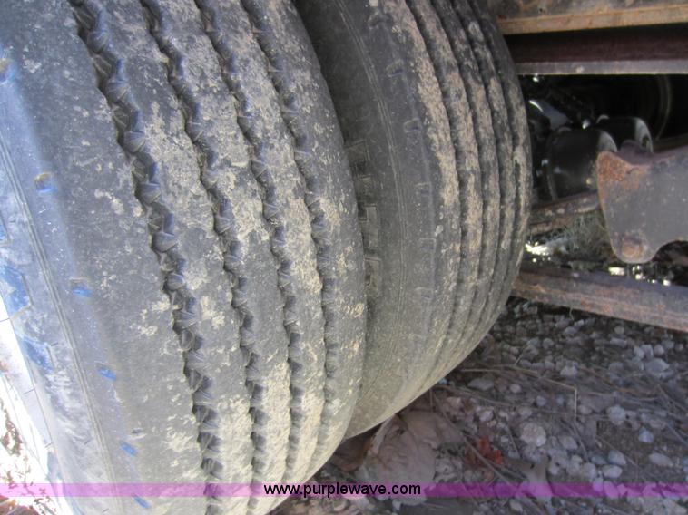 image for item G4827 2005 Trail-Eze TE401 trailer