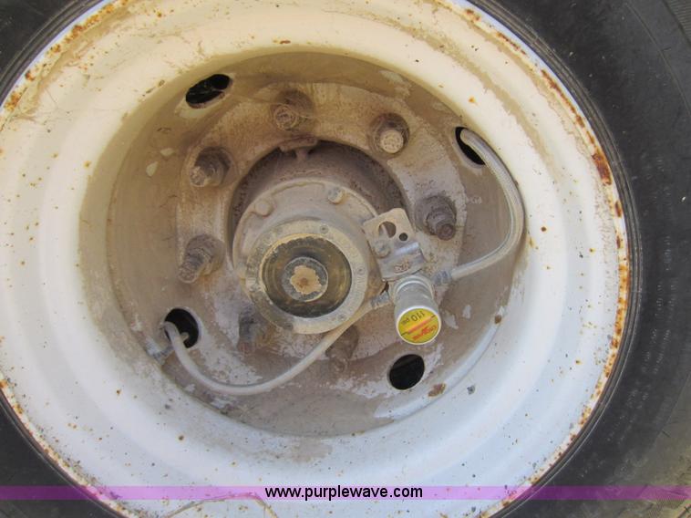 image for item G4827 2005 Trail-Eze TE401 trailer