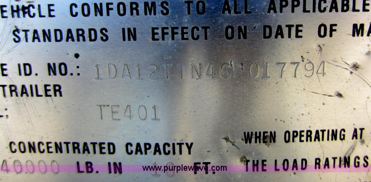 image for item G4827 2005 Trail-Eze TE401 trailer