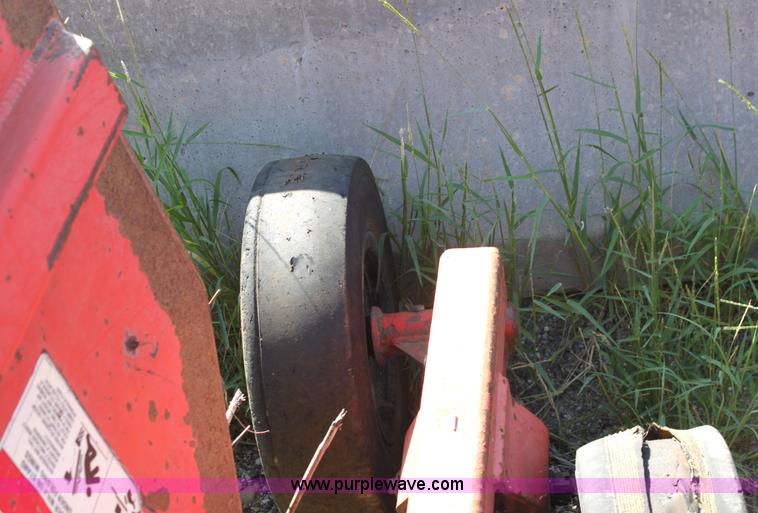 image for item G4844 2000 Schulte XH1000 rotary mower