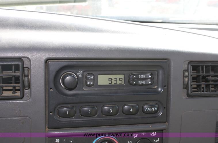 image for item G4847 2000 Ford F350 XL Super Duty pickup truck