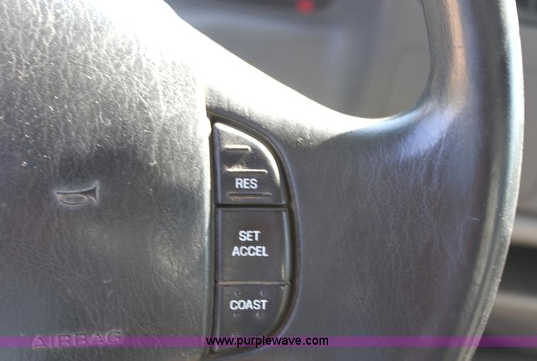 image for item G4847 2000 Ford F350 XL Super Duty pickup truck