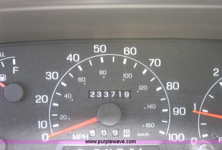 image for item G4847 2000 Ford F350 XL Super Duty pickup truck