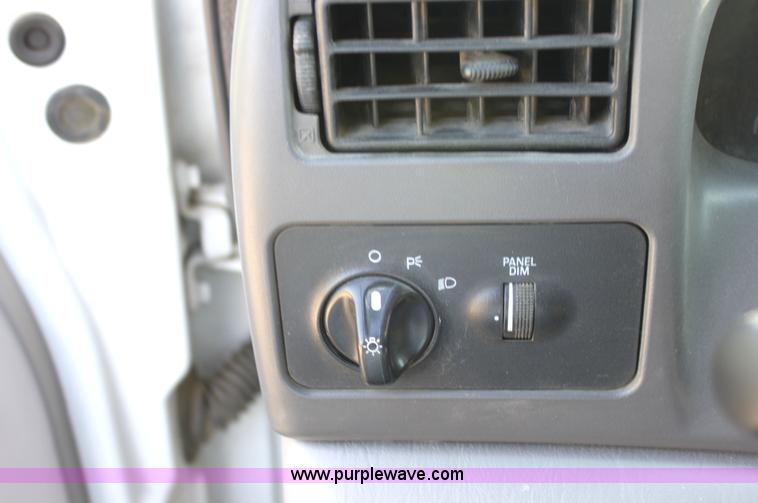 image for item G4847 2000 Ford F350 XL Super Duty pickup truck