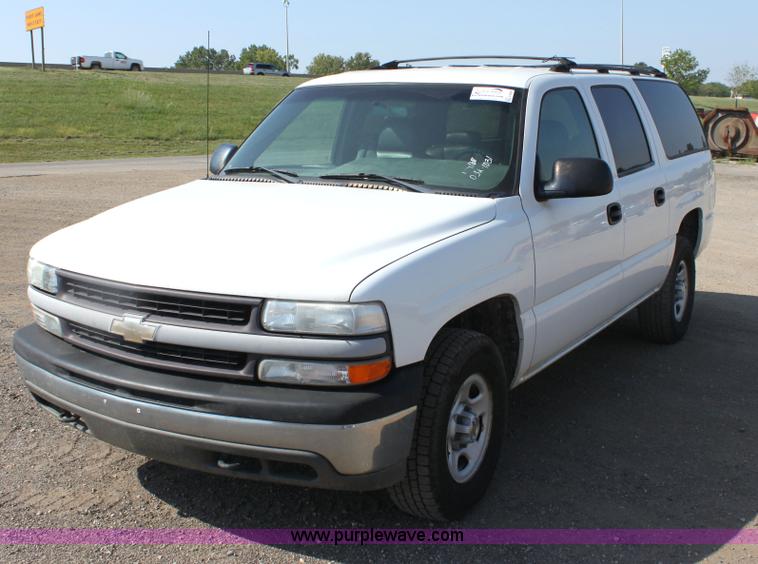 image for item G4848 2001 Chevrolet Suburban C1500 SUV