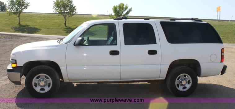 image for item G4848 2001 Chevrolet Suburban C1500 SUV
