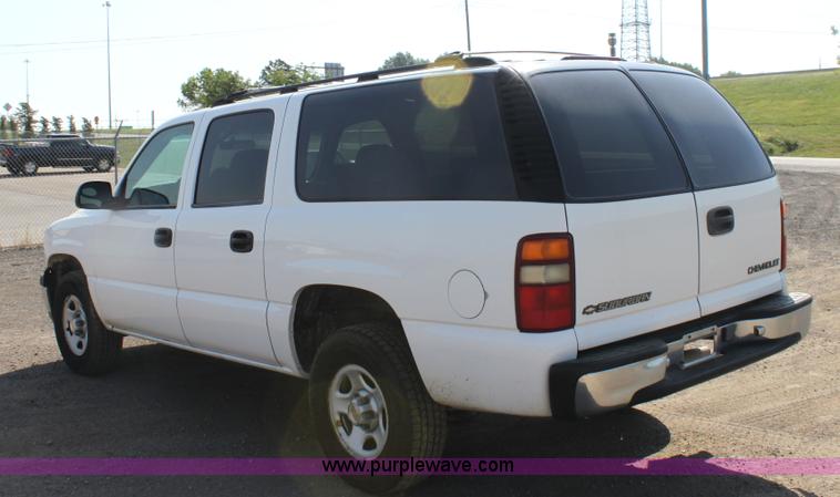 image for item G4848 2001 Chevrolet Suburban C1500 SUV