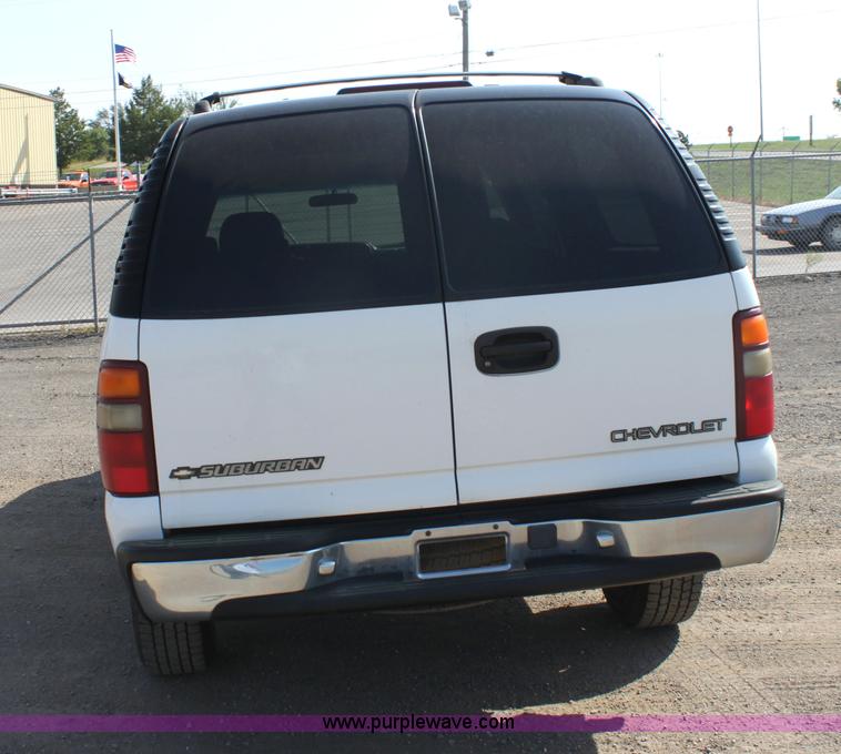 image for item G4848 2001 Chevrolet Suburban C1500 SUV