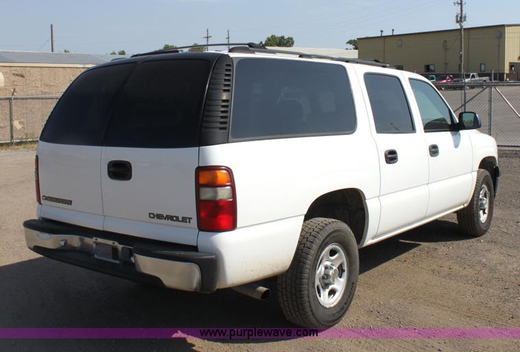 image for item G4848 2001 Chevrolet Suburban C1500 SUV