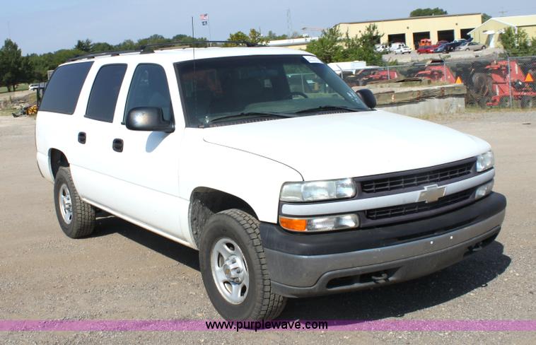 image for item G4848 2001 Chevrolet Suburban C1500 SUV