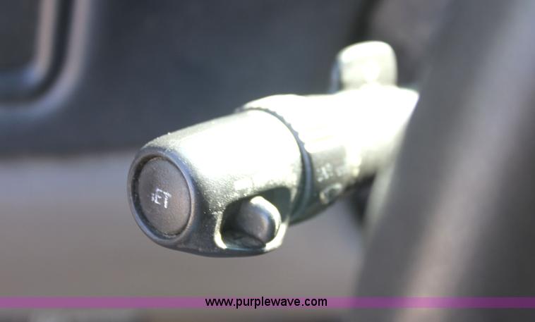 image for item G4848 2001 Chevrolet Suburban C1500 SUV