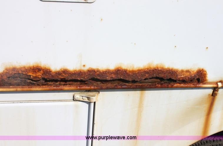 image for item G4849 2003 Chevrolet Silverado C2500HD pickup truck