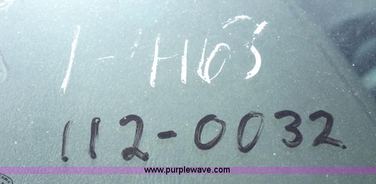 image for item G4849 2003 Chevrolet Silverado C2500HD pickup truck