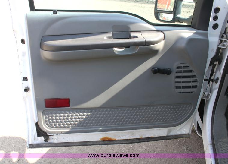 image for item G4850 2002 Ford F350 Super Duty pickup truck