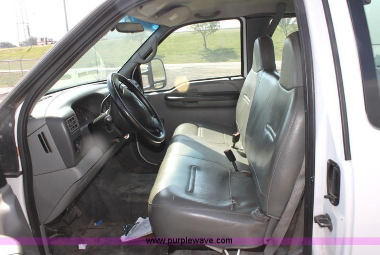 image for item G4850 2002 Ford F350 Super Duty pickup truck