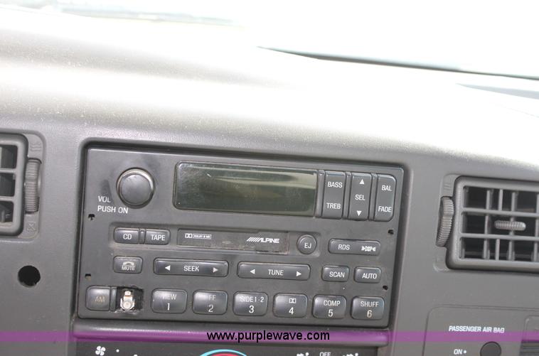 image for item G4850 2002 Ford F350 Super Duty pickup truck