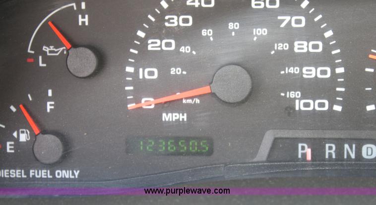 image for item G4850 2002 Ford F350 Super Duty pickup truck