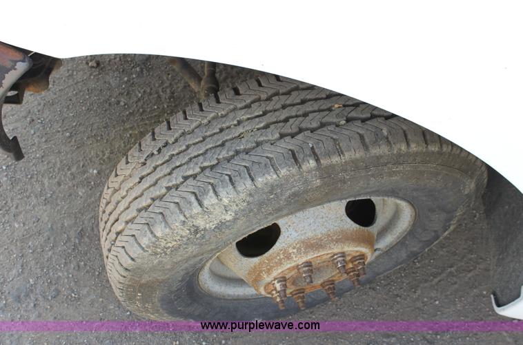 image for item G4850 2002 Ford F350 Super Duty pickup truck