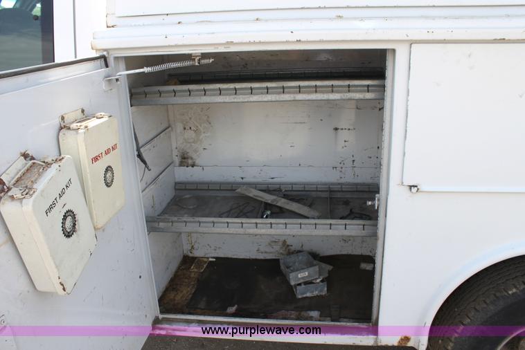 image for item G4850 2002 Ford F350 Super Duty pickup truck