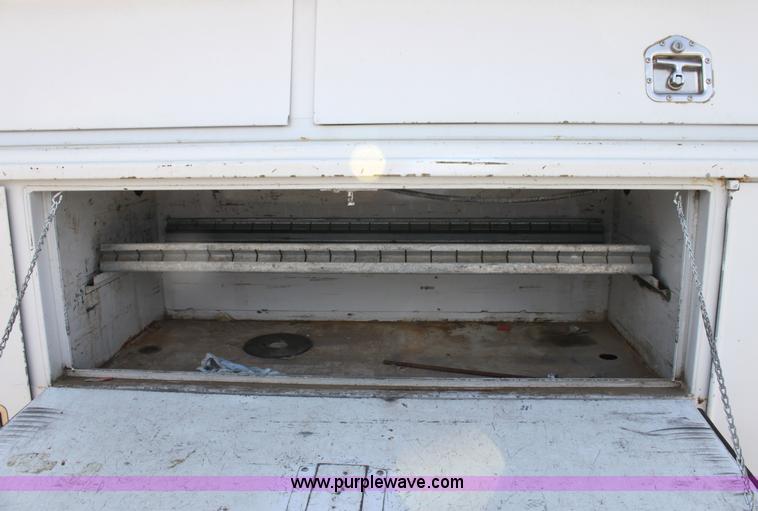 image for item G4850 2002 Ford F350 Super Duty pickup truck