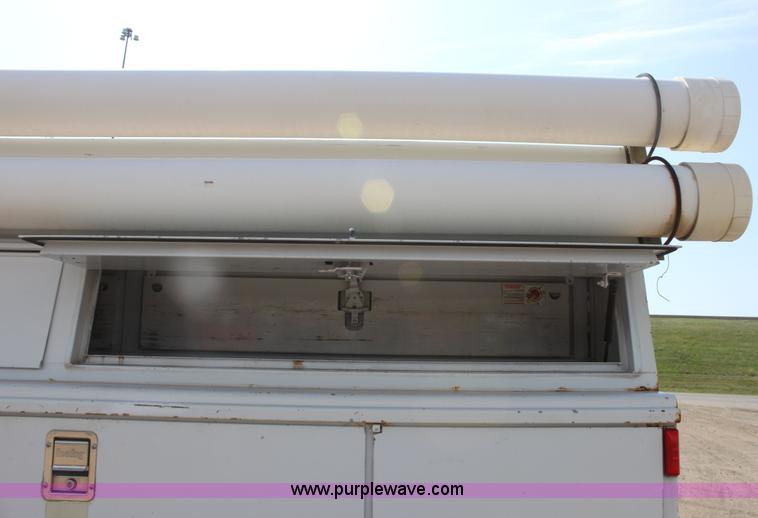 image for item G4850 2002 Ford F350 Super Duty pickup truck