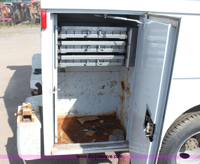 image for item G4850 2002 Ford F350 Super Duty pickup truck