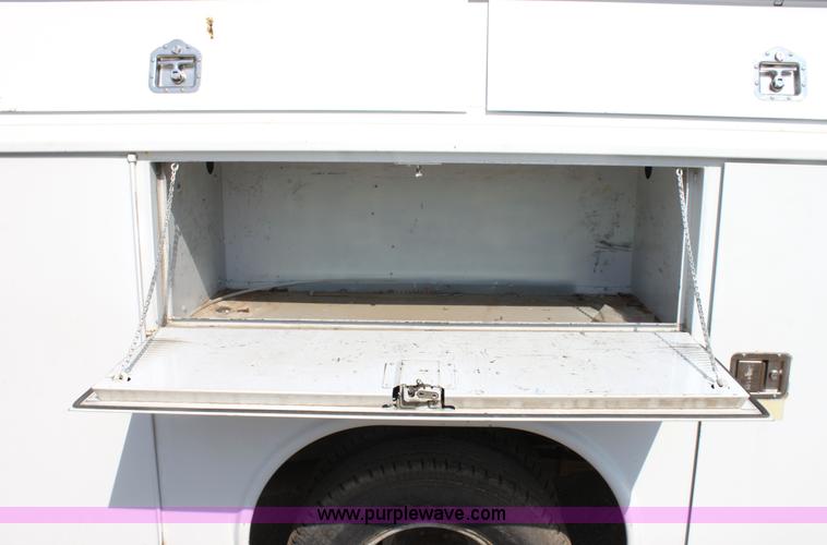 image for item G4850 2002 Ford F350 Super Duty pickup truck