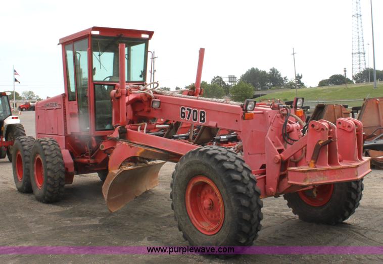 image for item G4851 1991 John Deere 670B motor grader