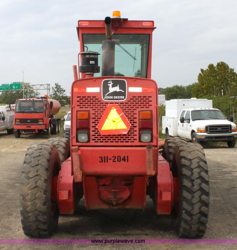 image for item G4851 1991 John Deere 670B motor grader