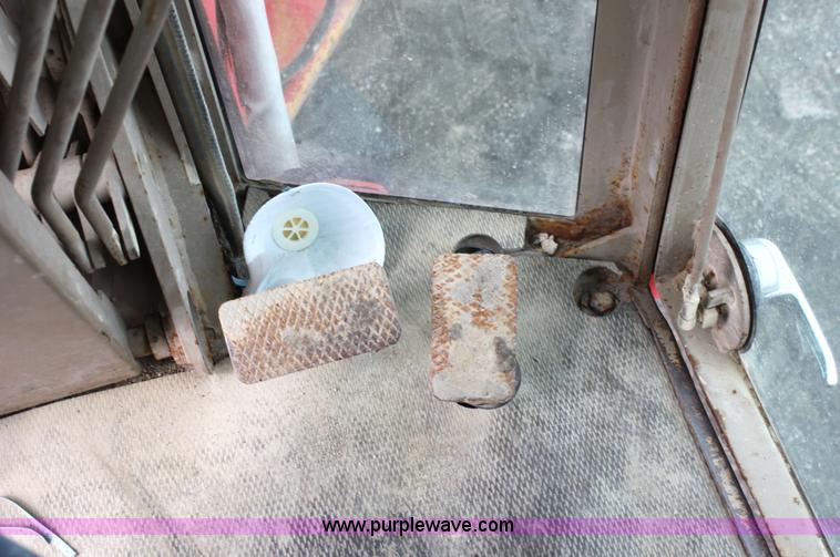 image for item G4851 1991 John Deere 670B motor grader