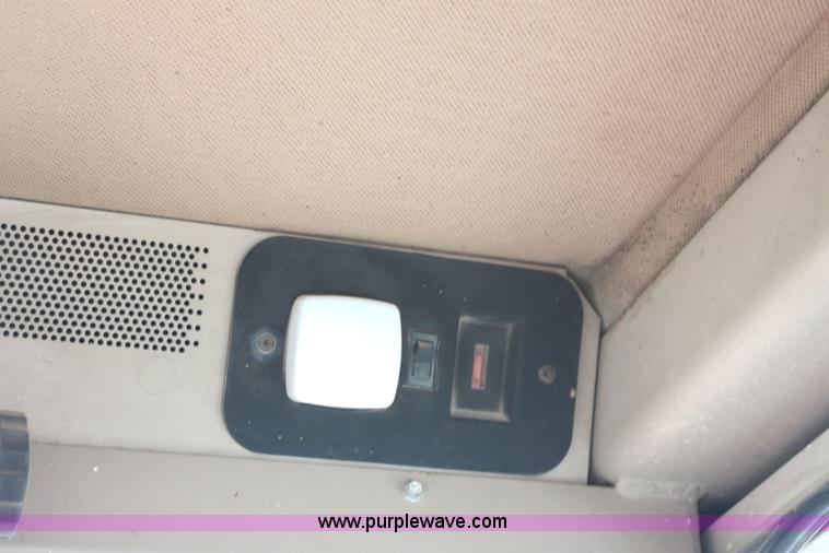 image for item G4851 1991 John Deere 670B motor grader