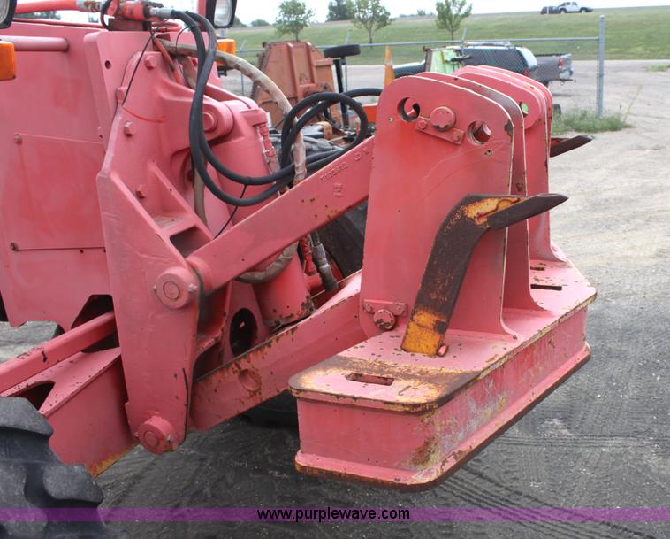 image for item G4851 1991 John Deere 670B motor grader