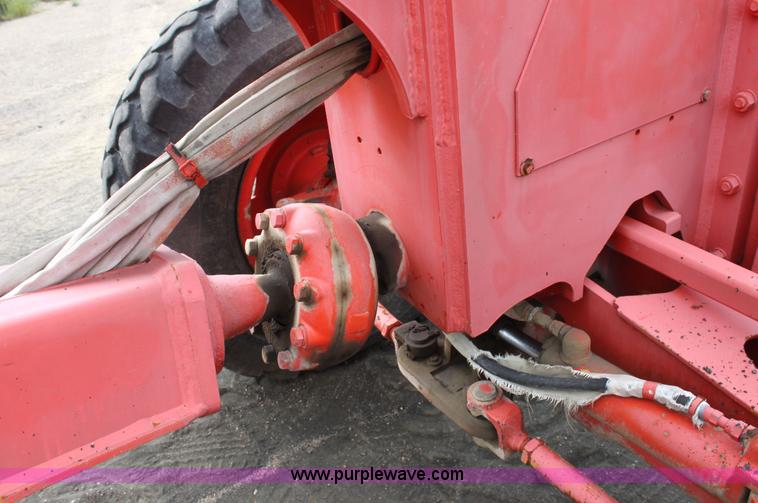 image for item G4851 1991 John Deere 670B motor grader