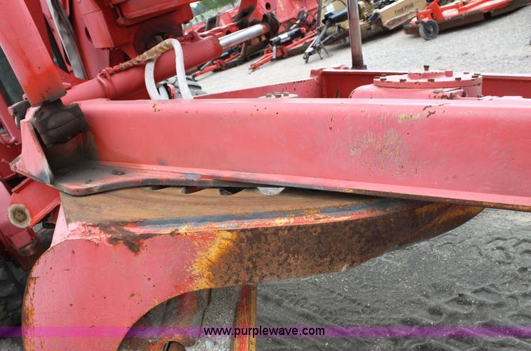 image for item G4851 1991 John Deere 670B motor grader