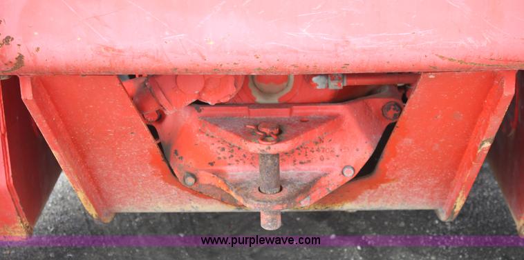 image for item G4851 1991 John Deere 670B motor grader