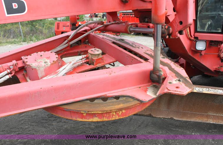 image for item G4851 1991 John Deere 670B motor grader