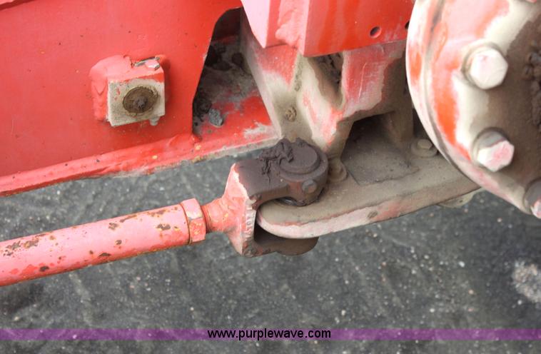 image for item G4851 1991 John Deere 670B motor grader