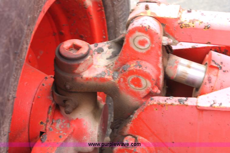 image for item G4851 1991 John Deere 670B motor grader