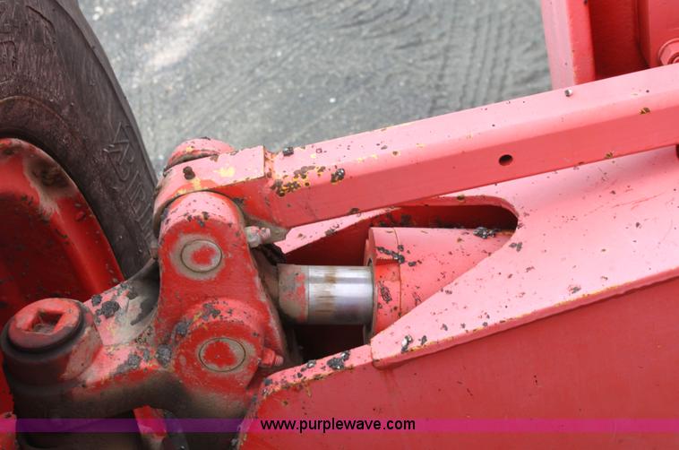 image for item G4851 1991 John Deere 670B motor grader