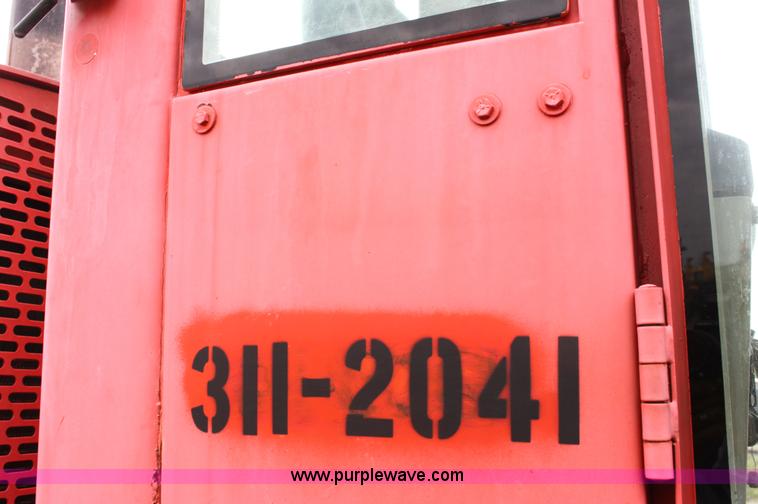 image for item G4851 1991 John Deere 670B motor grader