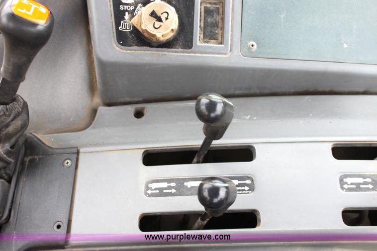 image for item G4852 1997 New Holland 6640SL tractor