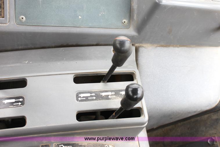 image for item G4852 1997 New Holland 6640SL tractor