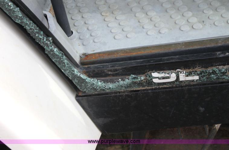 image for item G4853 1998 New Holland 6640SL tractor