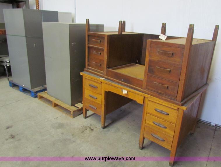 Assorted office furniture in Salina, KS Item N9193 sold Purple Wave